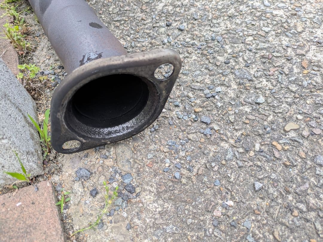 トヨタ 86 BRZ 前期 TRDマフラー　中間パイプ付き　引取希望。