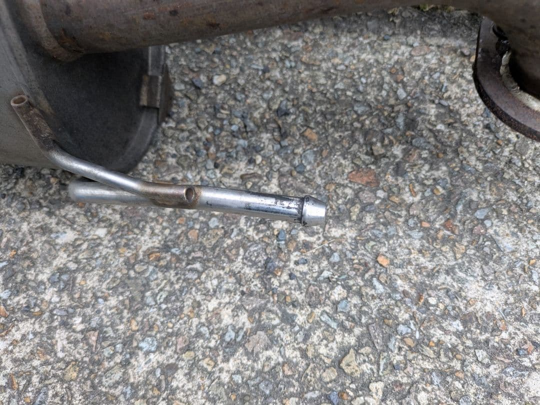 トヨタ 86 BRZ 前期 TRDマフラー　中間パイプ付き　引取希望。