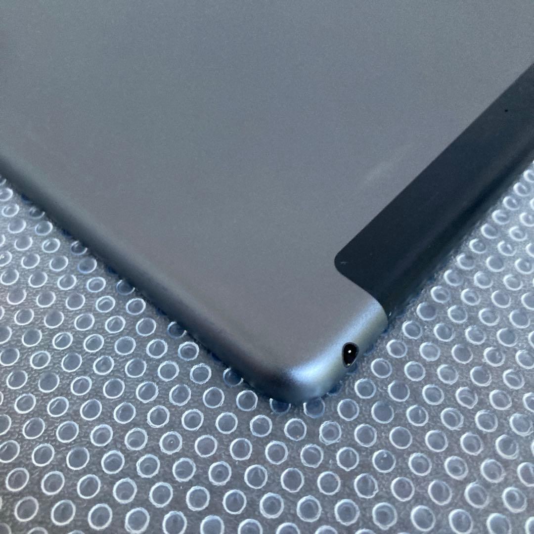 3778【早い者勝ち】電池良好☆iPad8 第8世代 32GB SIMフリー☆
