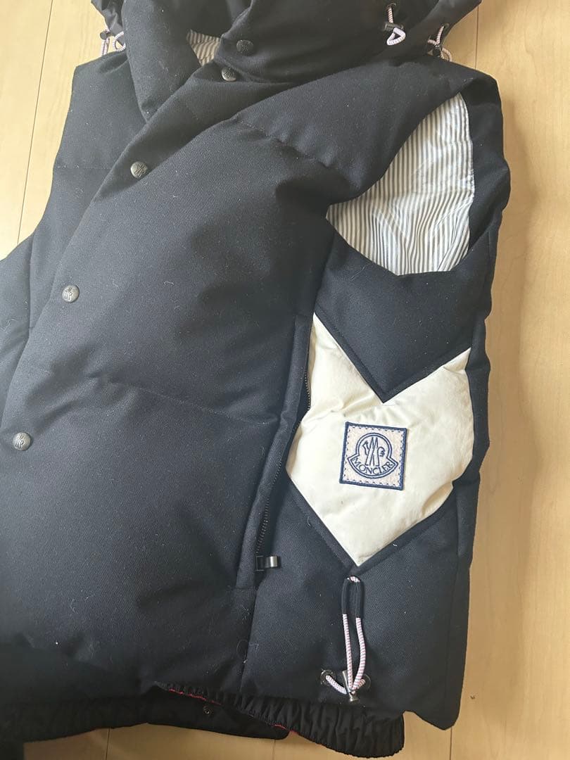 モンクレール　ガムブルー　ダウンベスト