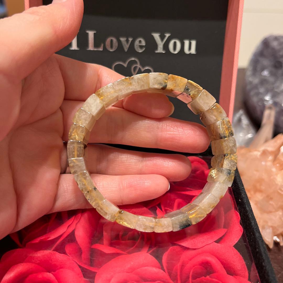 お値下げ！天然石ブレスレットタイチンルチルクォーツバングル　太陽放射ルチル