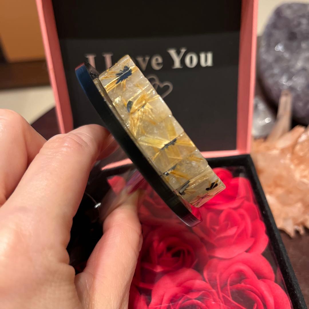 お値下げ！天然石ブレスレットタイチンルチルクォーツバングル　太陽放射ルチル