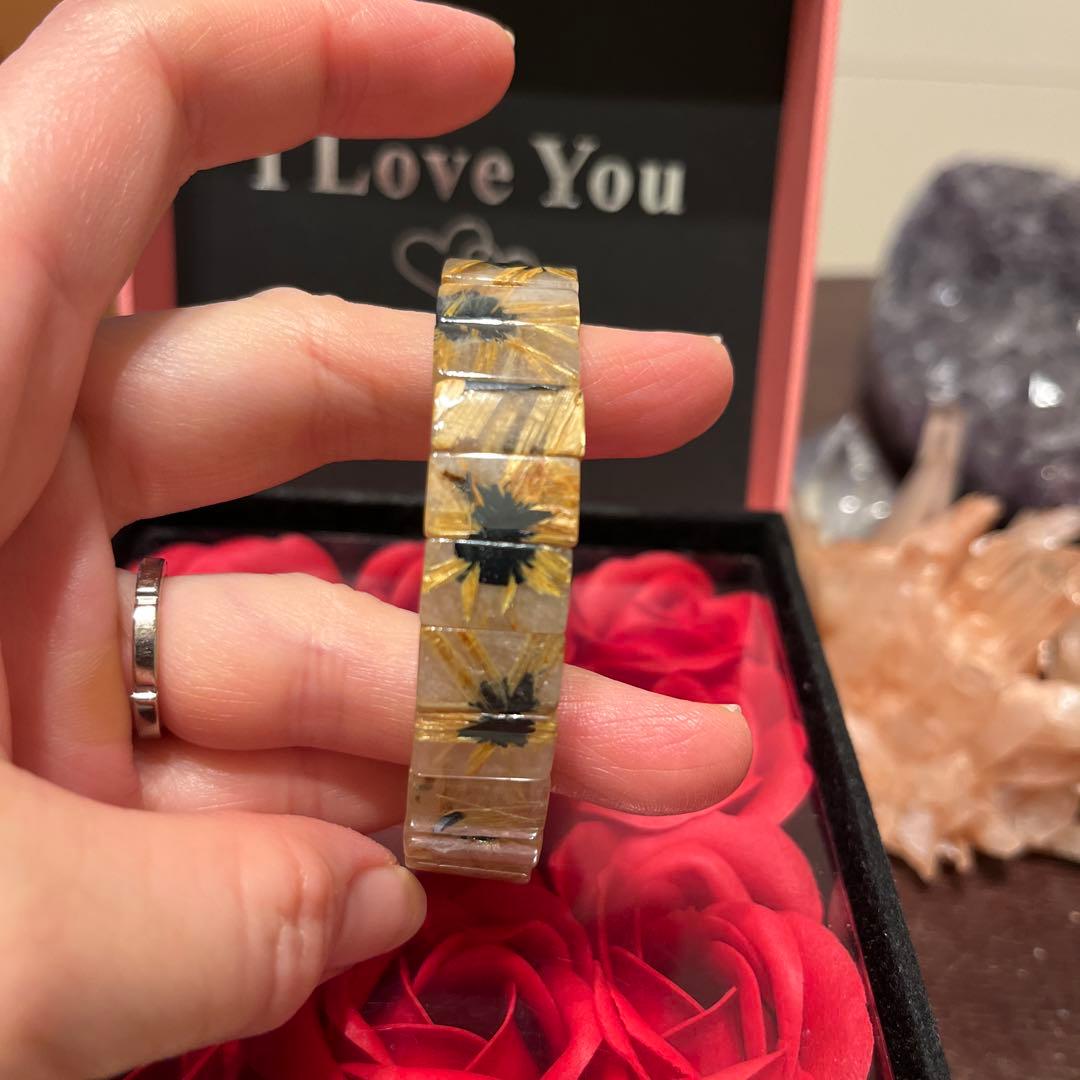 お値下げ！天然石ブレスレットタイチンルチルクォーツバングル　太陽放射ルチル