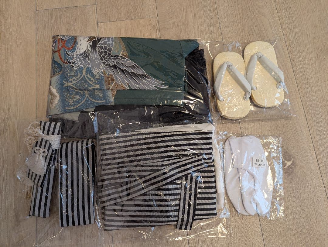 子供用 鶴刺繍 和服 青黒ストライプ