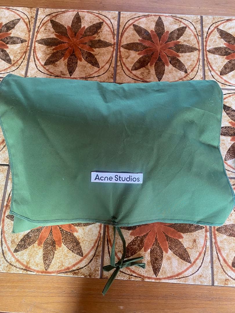 ま*ろ様 Acne Studios ウールマフラー 緑色 フリンジ付き