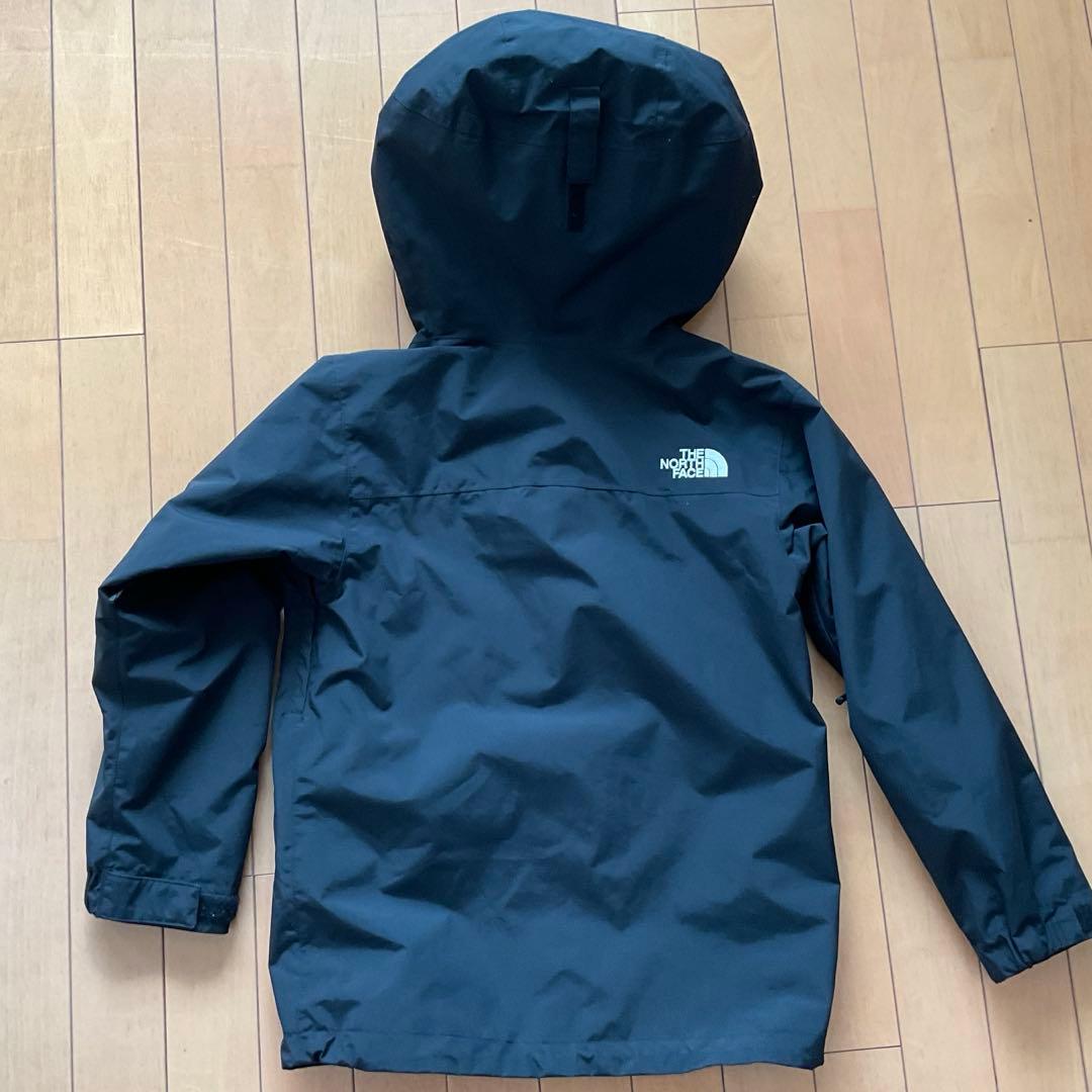 The North Face スクープジャケットとレッドランジャケット