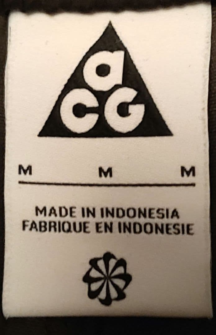 ナイキ ACG カーゴパンツ Mサイズ CV0656-220 ハーフパンツ