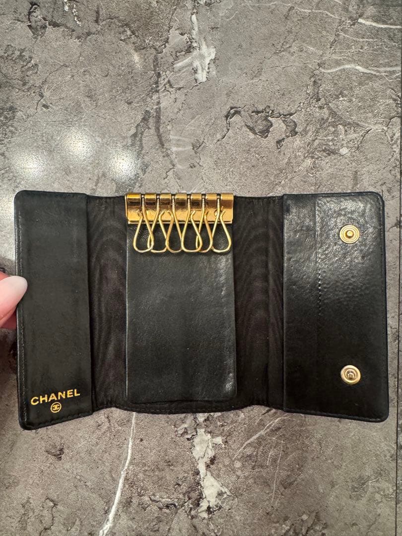 CHANEL 黒レザー キーケース