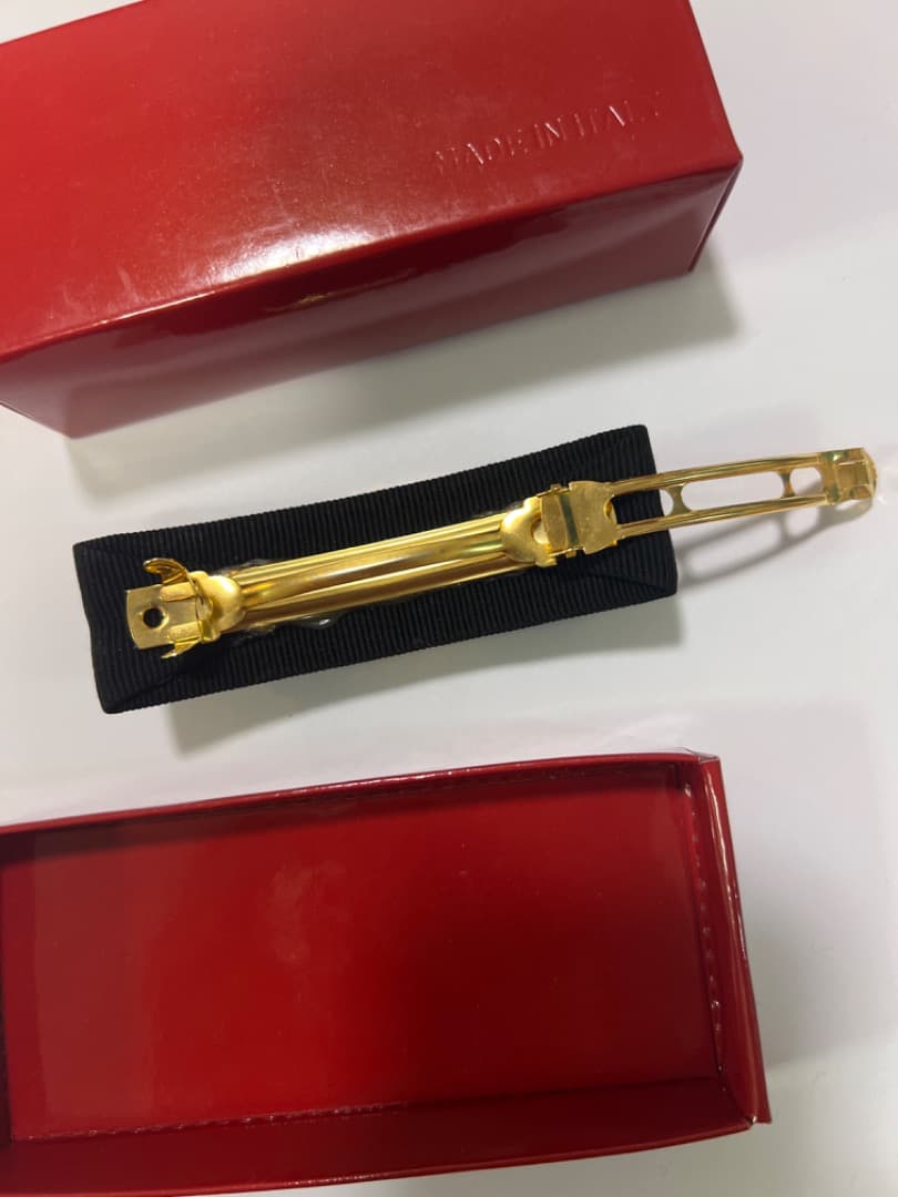 may Salvatore Ferragamo 黒リボン　バレッタ