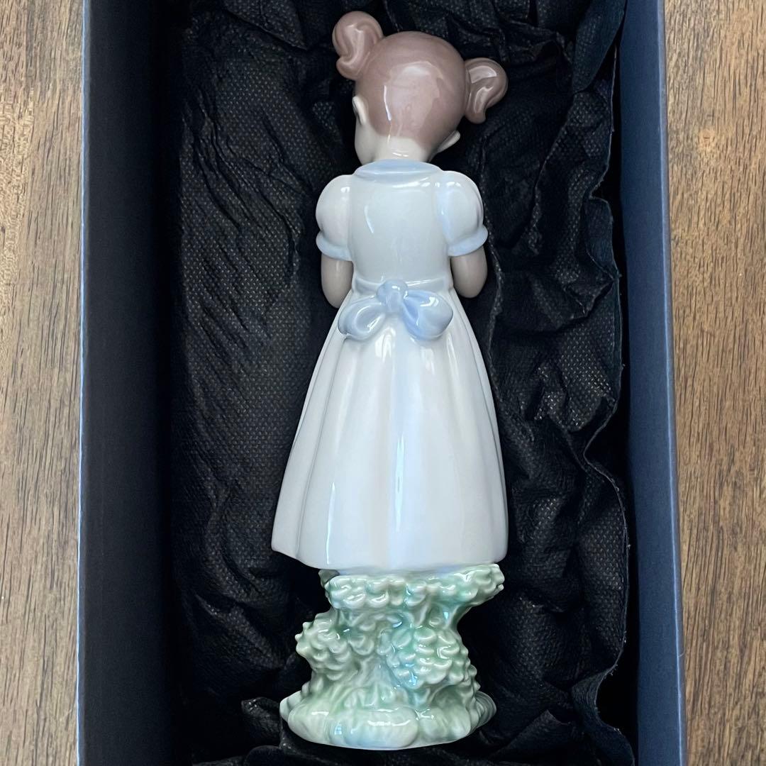 良太です。リヤドロ　「素敵なお花」 新品未使用