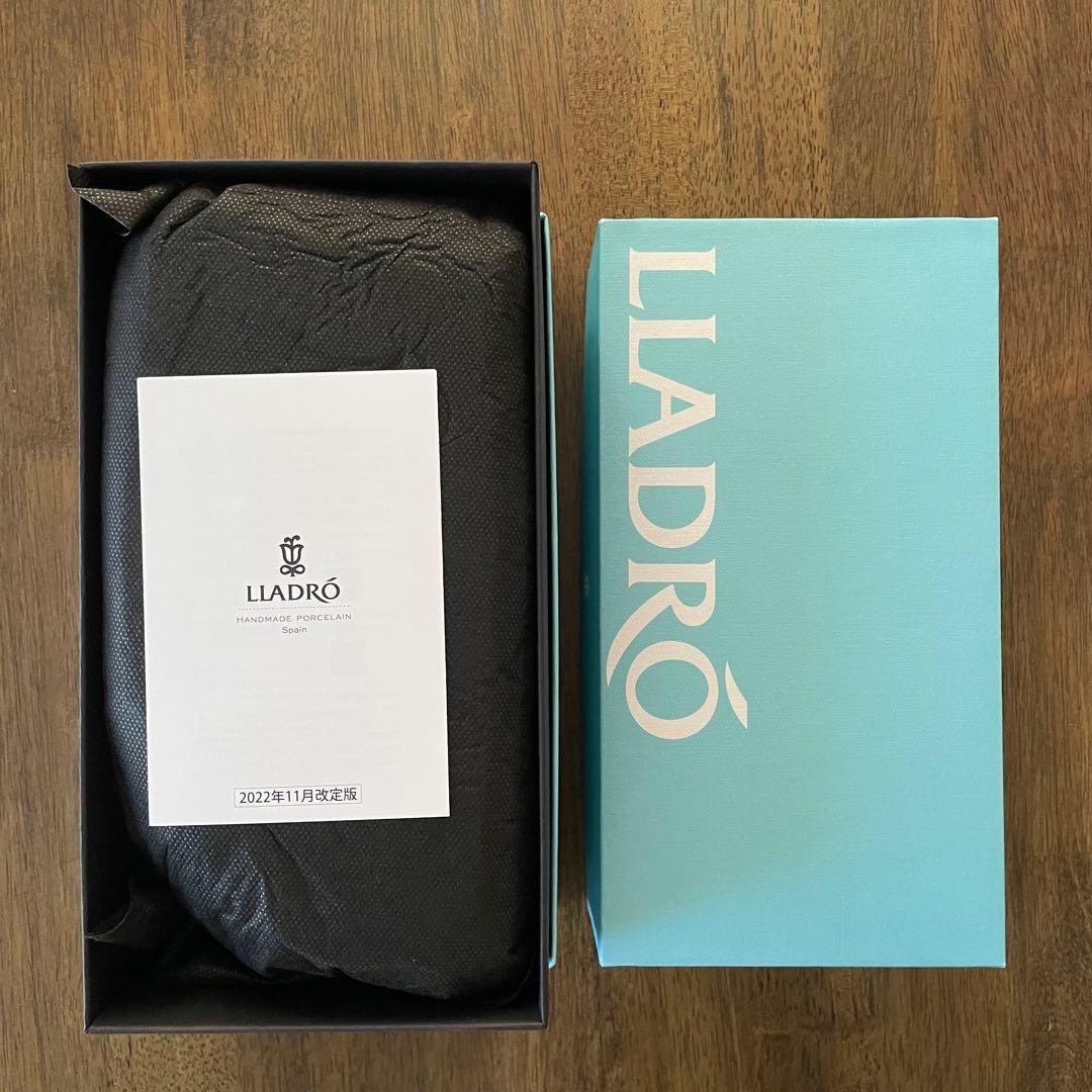 良太です。リヤドロ　「素敵なお花」 新品未使用