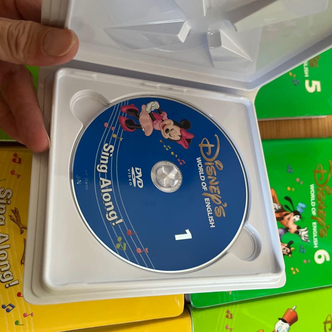 美品・未開封多数　DWEディズニー英語システム(DVD36枚、CD8枚、その他)