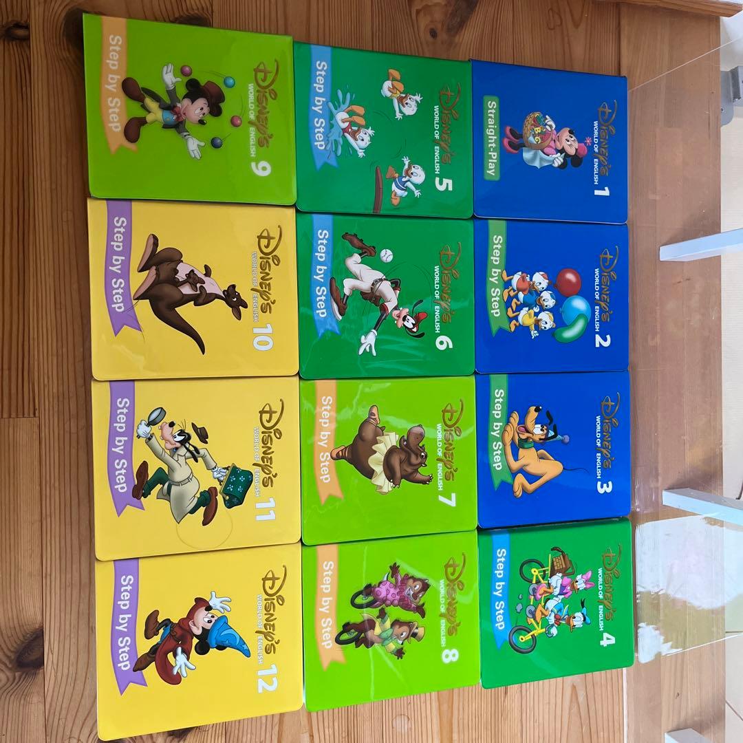 美品・未開封多数　DWEディズニー英語システム(DVD36枚、CD8枚、その他)