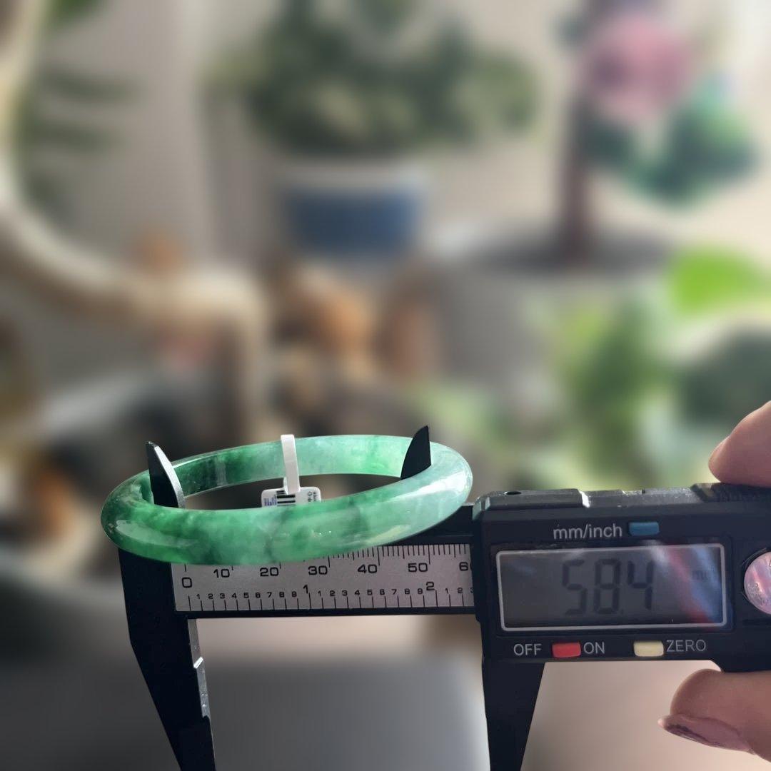 翡翠バングル 氷種翡翠バングル　氷種　ヒスイ　飄花　ミャンマー産翡翠 透明感