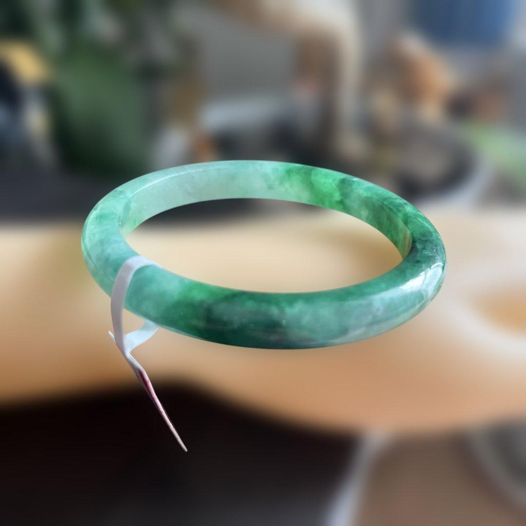 翡翠バングル 氷種翡翠バングル　氷種　ヒスイ　飄花　ミャンマー産翡翠 透明感