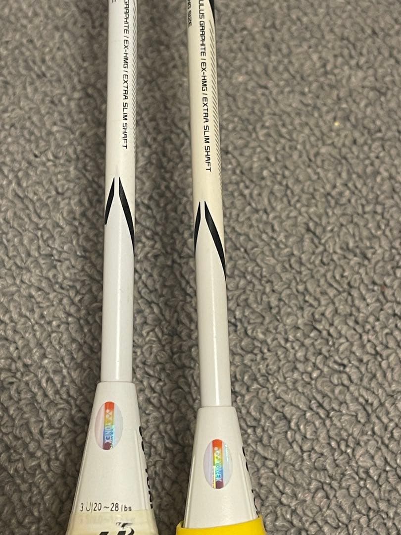 ヨネックス　デュオラZストライク　バドミントンラケット 2本セット