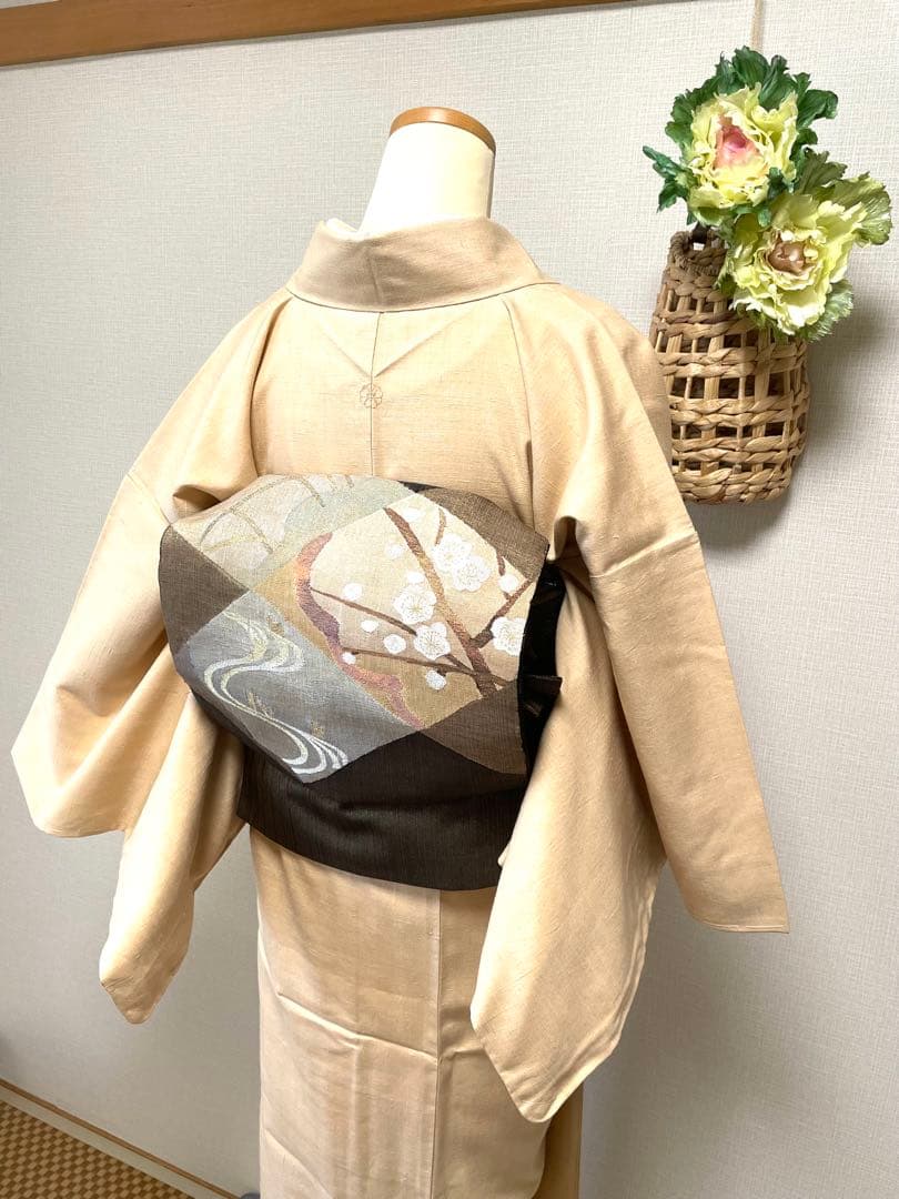 未使用　袷　正絹　一つ紋入り　紬　身丈（肩から）160.5㎝　身幅やや広め