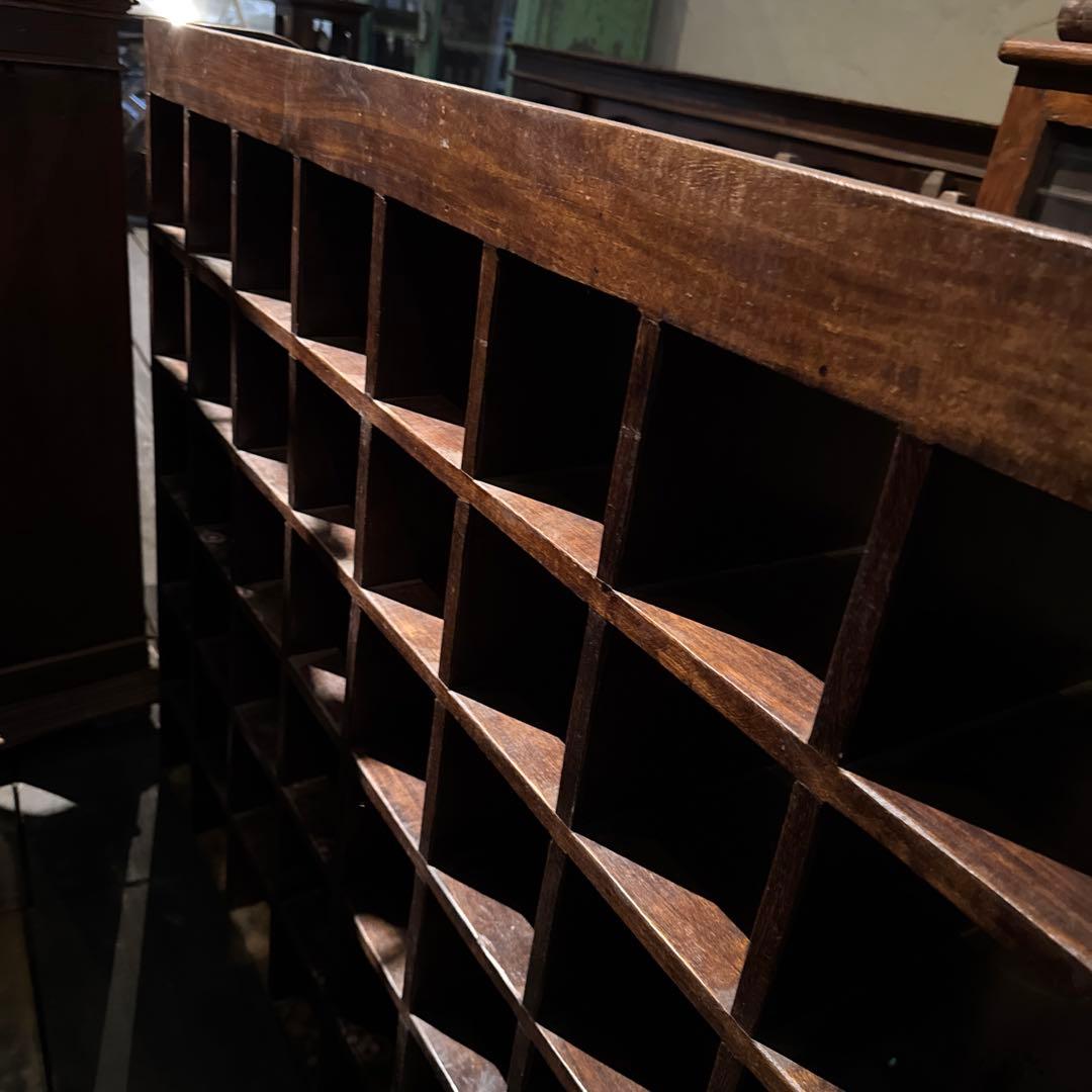 コロニアル収納ラック