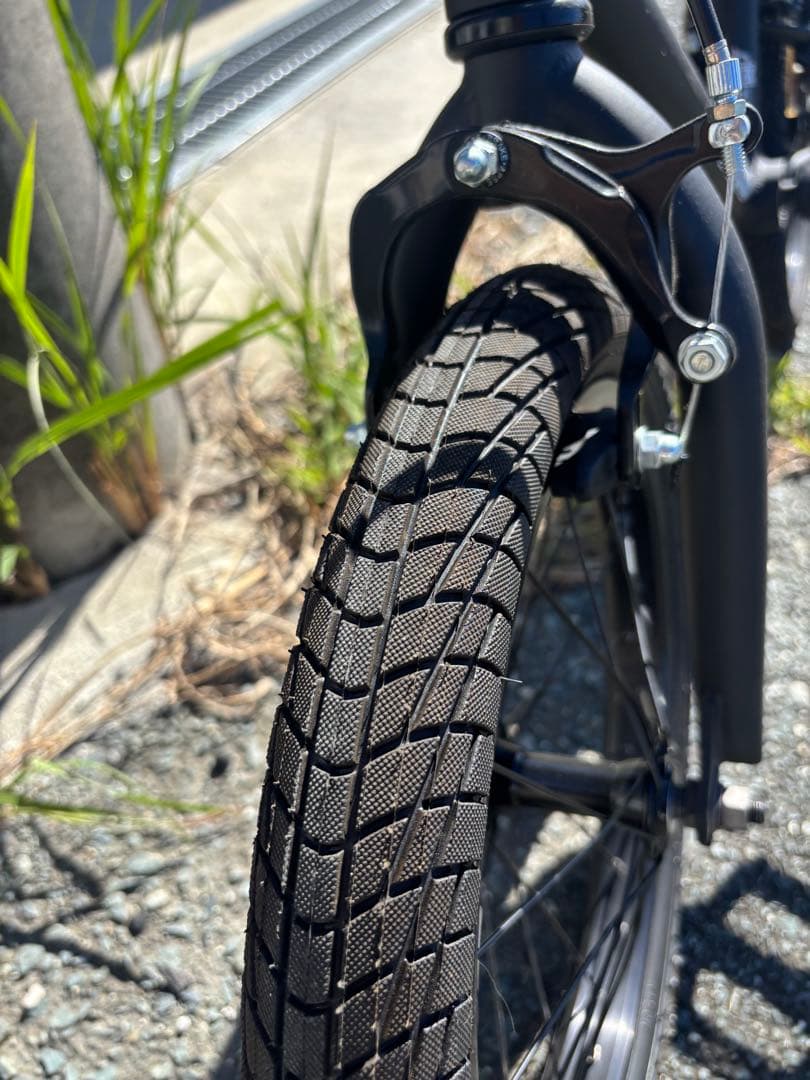 SOLO BMXダーカスワン　16インチ