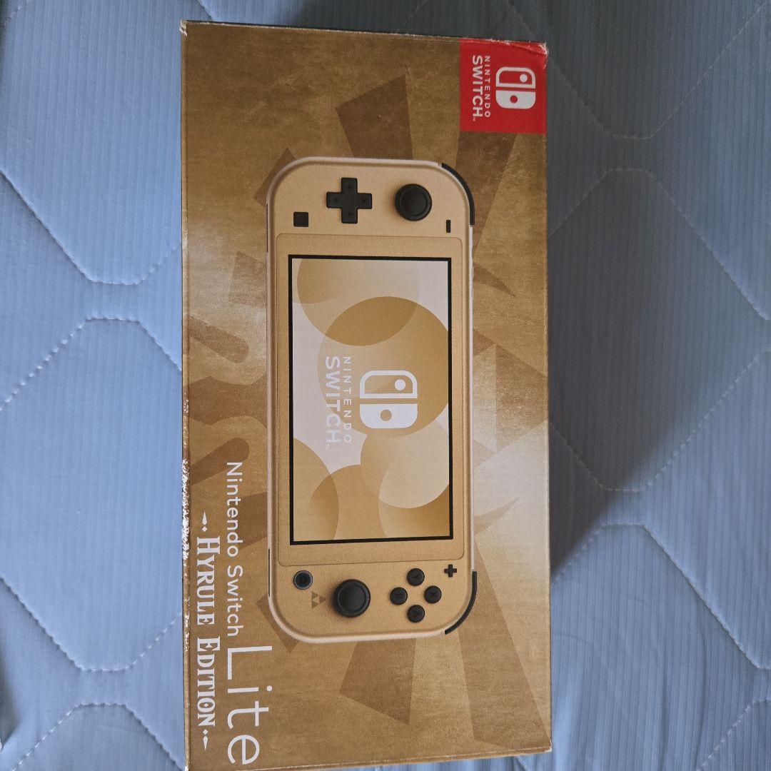 Switch Lite本体ハイラルエディション+ドラゴンクエスト3 そして伝説へ