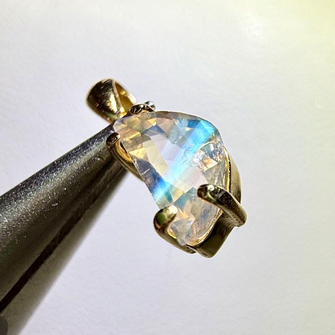 k18gp レインボームーンストーン　マダガスカル産　ペンダントトップ　月