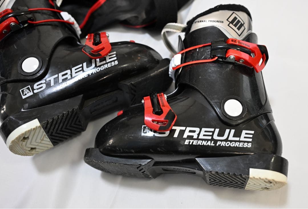 スキー板、ブーツのセット　ビクトリア　ROSSIGNOL. STREULE