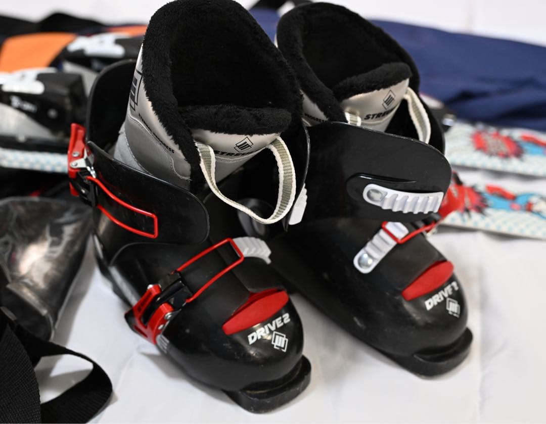 スキー板、ブーツのセット　ビクトリア　ROSSIGNOL. STREULE