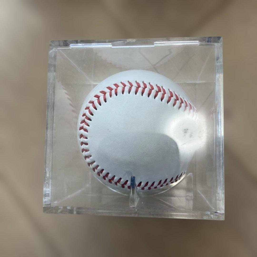 外崎修太選手　埼玉西武ライオンズ サイン入り野球 ケース付き