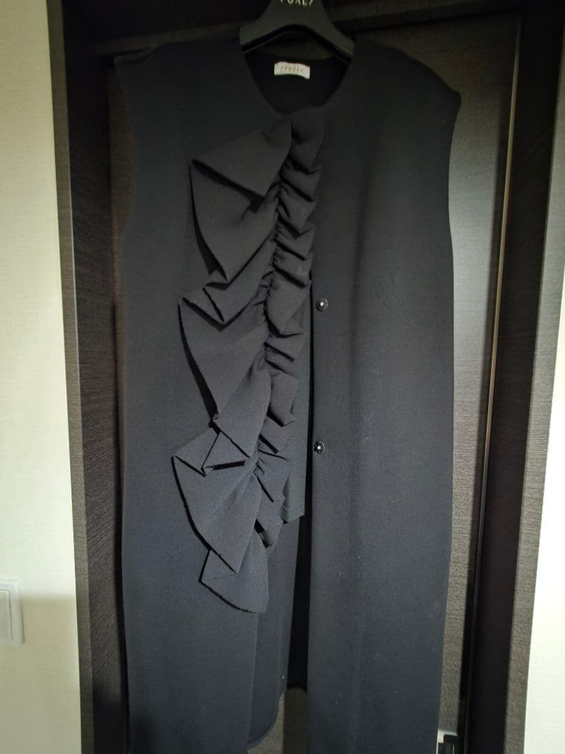 りお様おまとめ　trefle+1 フロントフリルジレ　パールフリルスカート二点