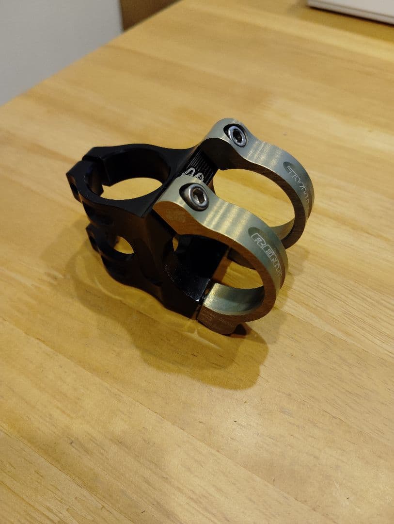 RENTHAL 35mmクランプ 33mm長 ステム