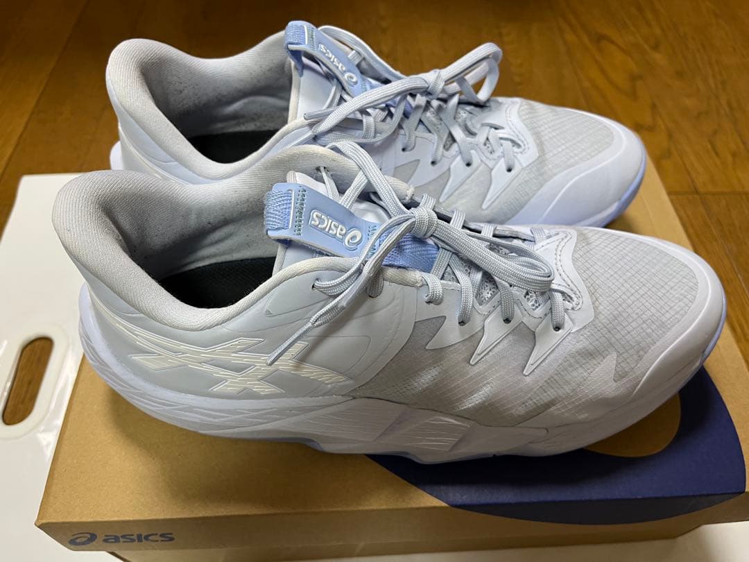 asics バスケットボールシューズ ホワイト/ライトブルー