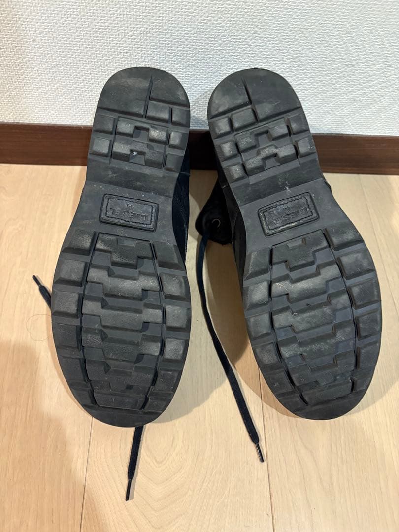 DIESEL ブラックレザーミッドカットブーツ