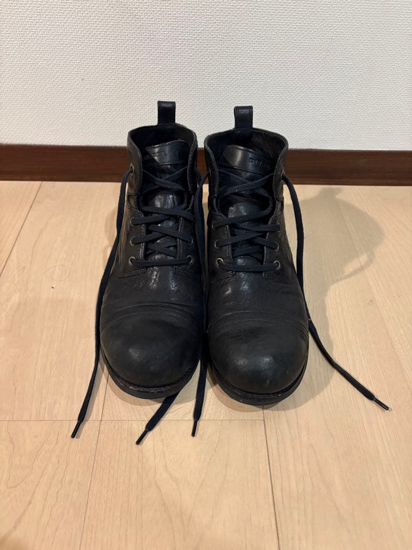 DIESEL ブラックレザーミッドカットブーツ
