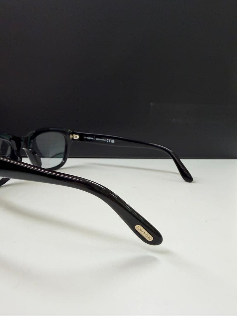 TOM FORD メガネ ライトグレーレンズ 伊製