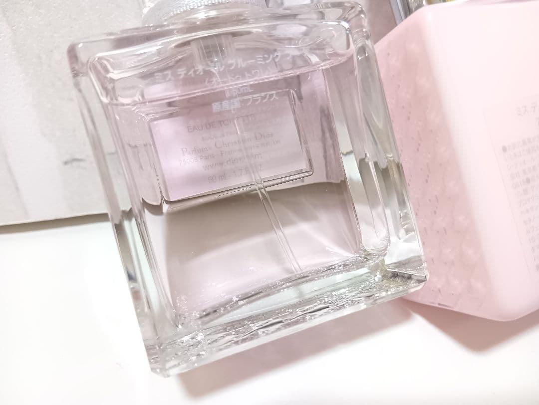 ミスディオール コフレ 2025クリスマスコフレ　Miss Dior 香水