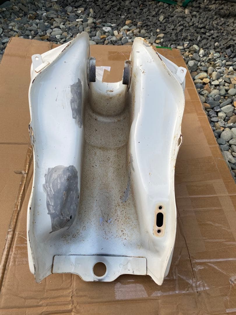 ヤマハセロー　バイクタンク ホワイト