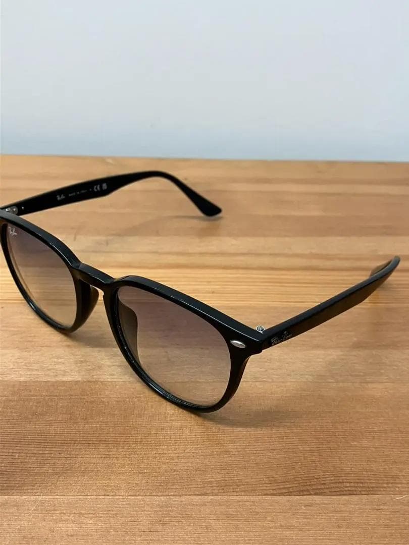 ほぼ未使用　Rayban　レイバン　RB4259-F　53□20　箱　ケース