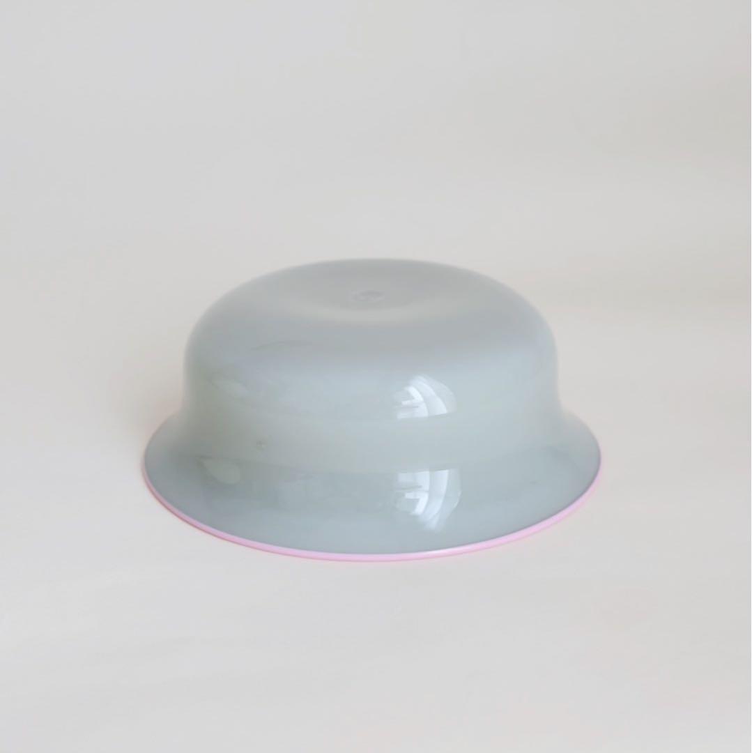 黒川登紀子　ライトグレー ボウル ピンク縁取り