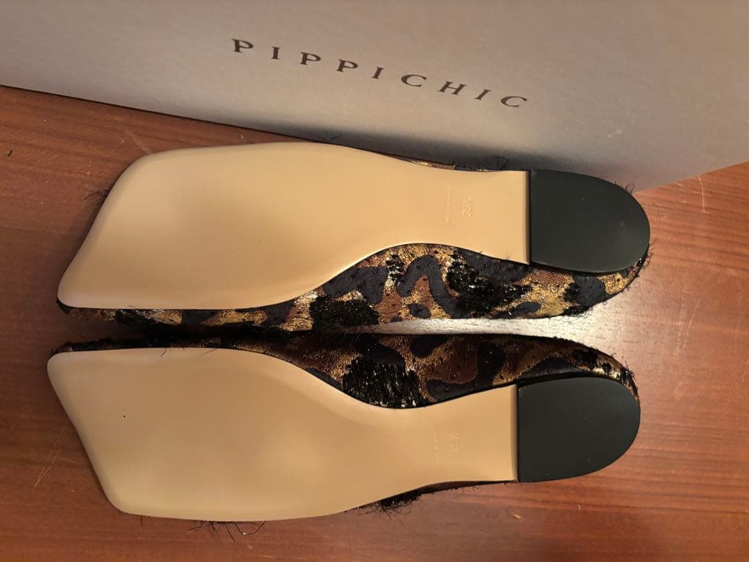 未使用＜PIPPICHIC＞LINDALEOフラットシューズ