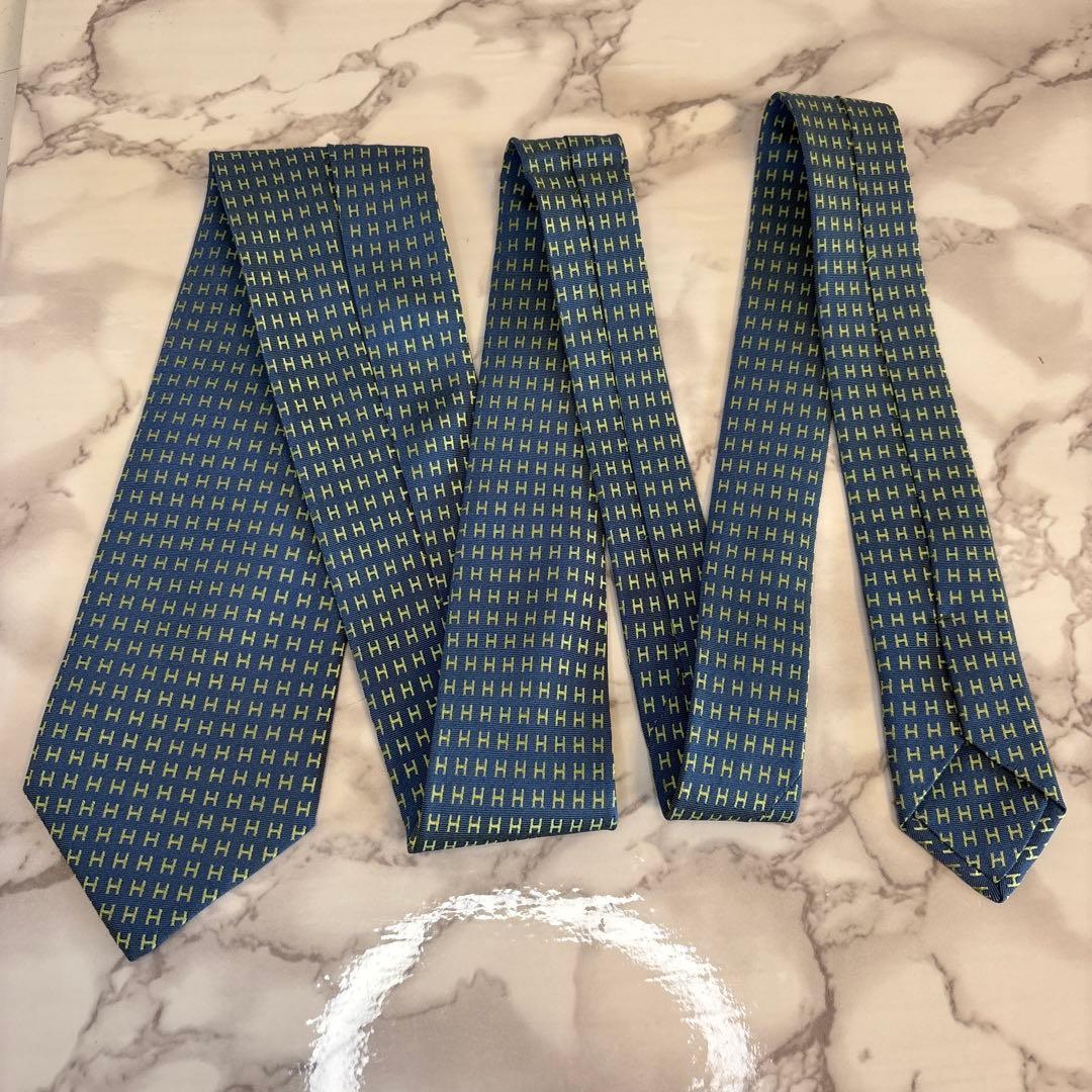 【極美品✨】HERMES ネクタイ　ネイビー　グリーン　ファソネ　H 総柄　紺