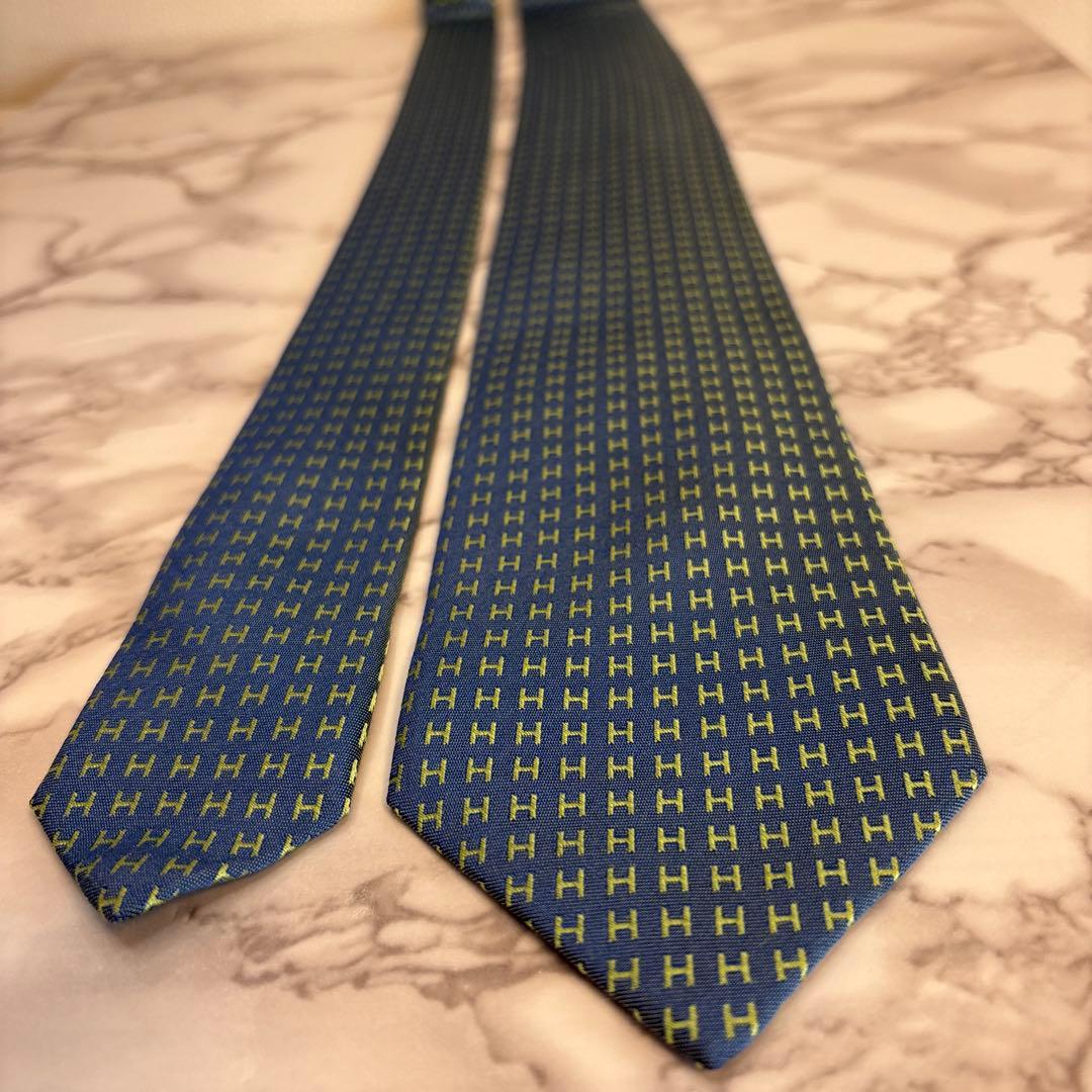 【極美品✨】HERMES ネクタイ　ネイビー　グリーン　ファソネ　H 総柄　紺