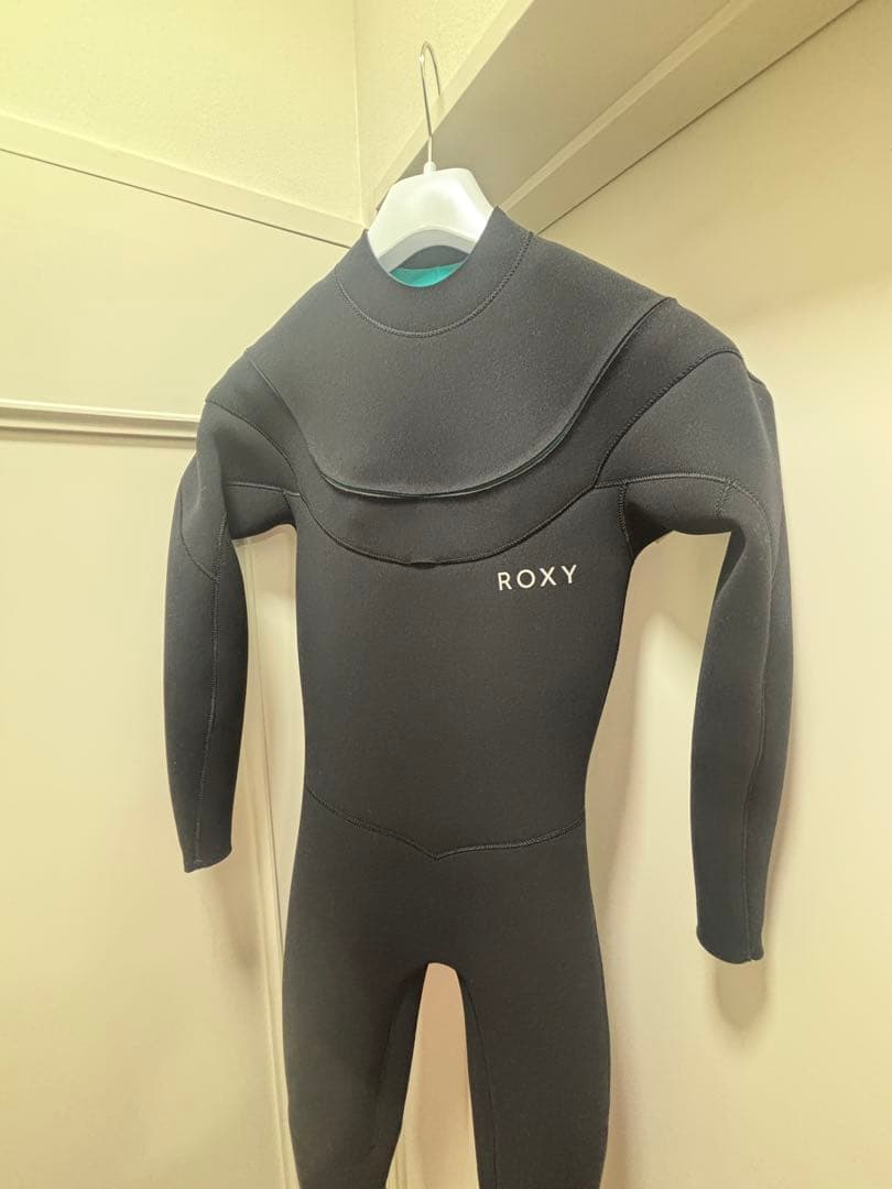 セール中新品未使用 ML ROXY フルスーツ 2/3 Hybrid U-Zip