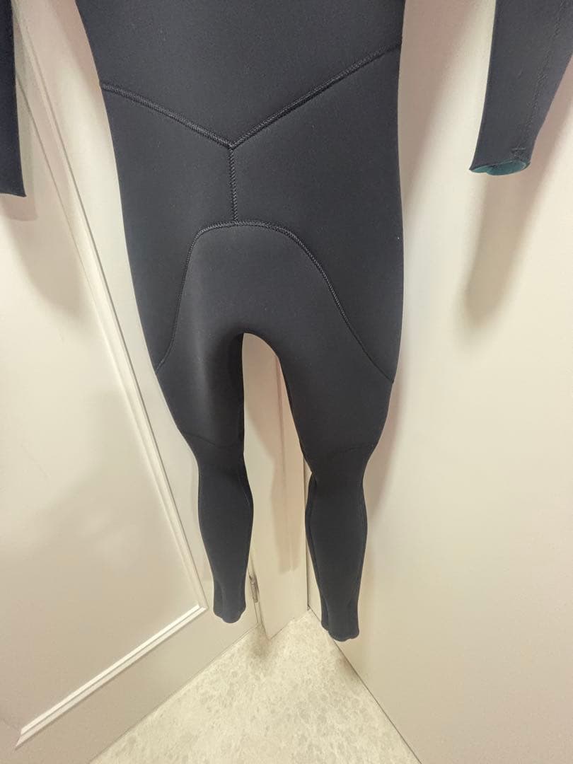 セール中新品未使用 ML ROXY フルスーツ 2/3 Hybrid U-Zip