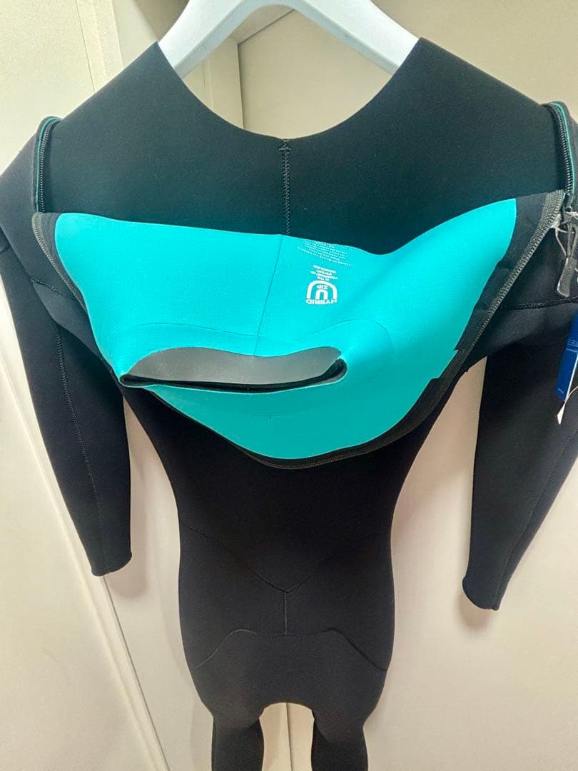 セール中新品未使用 ML ROXY フルスーツ 2/3 Hybrid U-Zip