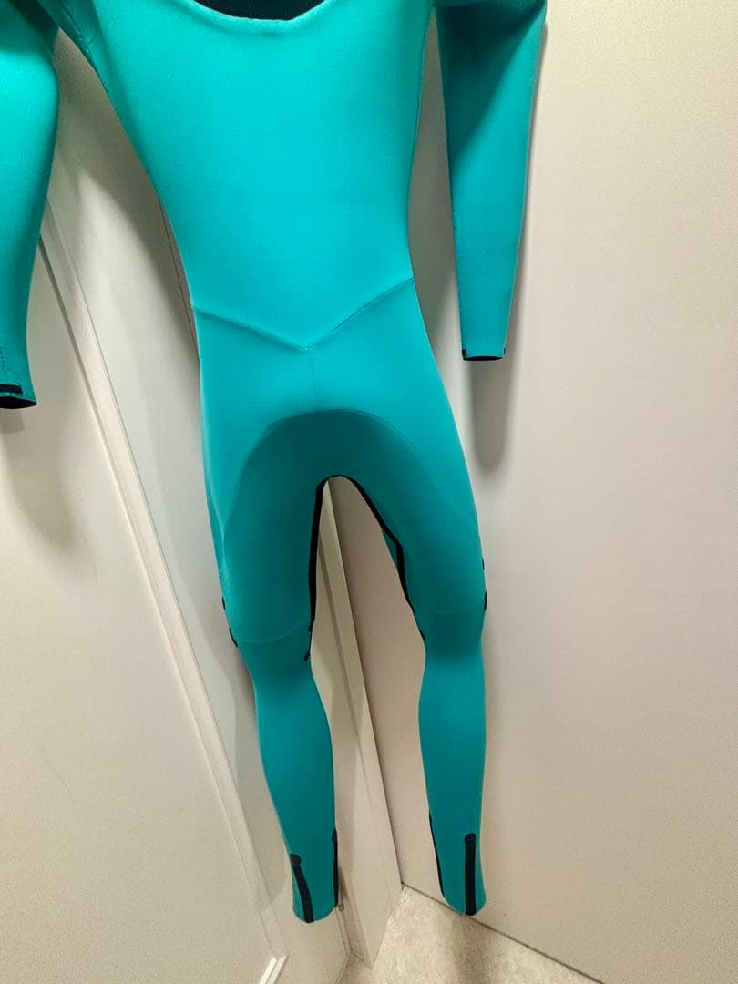 セール中新品未使用 ML ROXY フルスーツ 2/3 Hybrid U-Zip