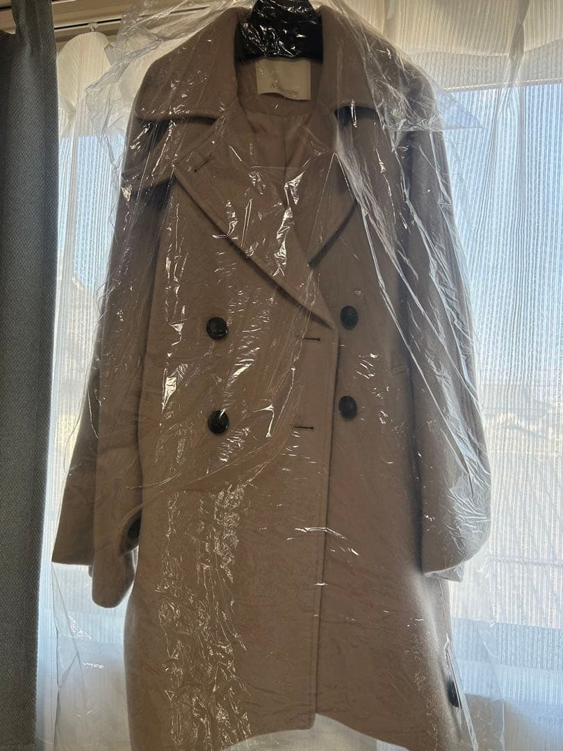 【新品　美品】Andemiu 無地ベージュ チェスターコート　フリーサイズ
