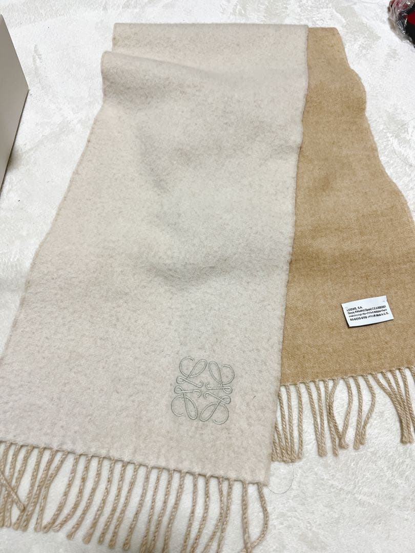 ロエベ LOEWE マフラー 箱＆リボン付き