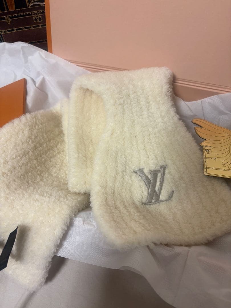 新品未使用 ルイヴィトンマフラー・オンリー LV・ミニ コンフィ