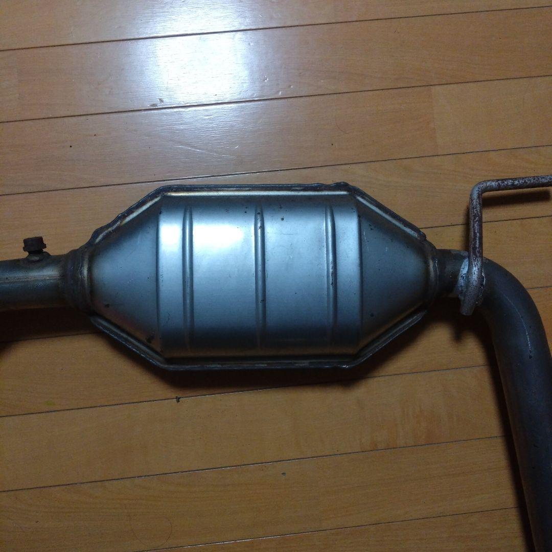 VW.ヴァナゴンt4.センターマフラー（触媒？）