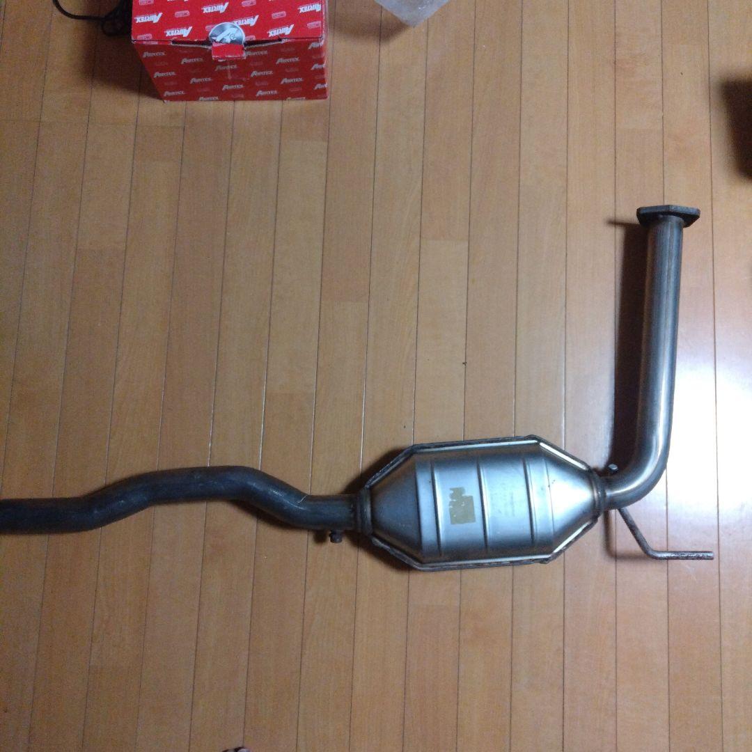 VW.ヴァナゴンt4.センターマフラー（触媒？）